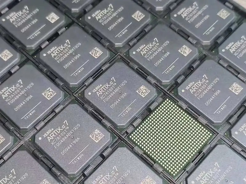 XC7A100T-1FTG256C AMD